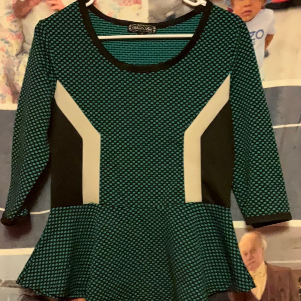 What’s Hot Green and black top